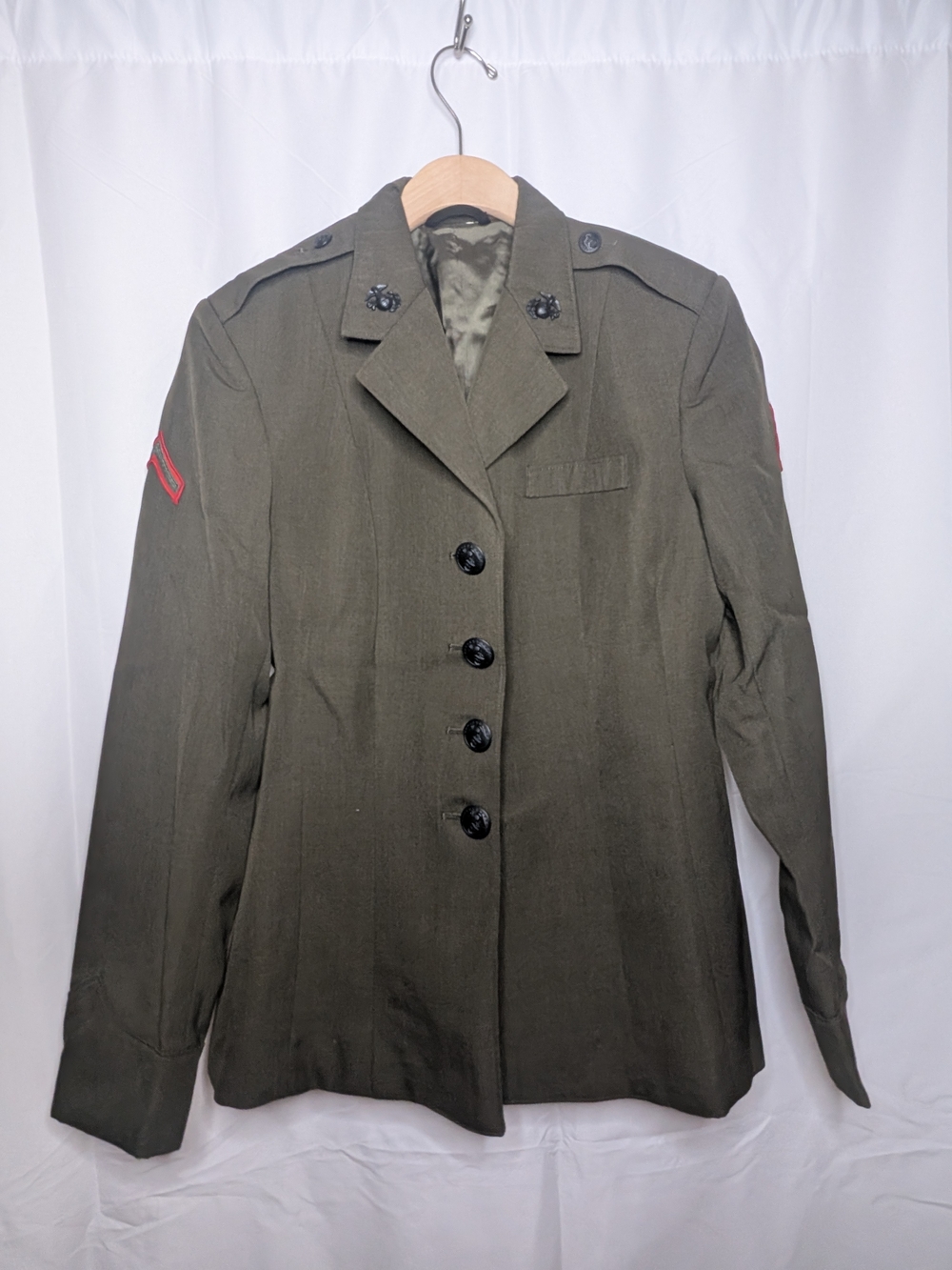 Vintage Olive USMC Military-Style Women's Dress Jacket with Red Sleeve Chevrons